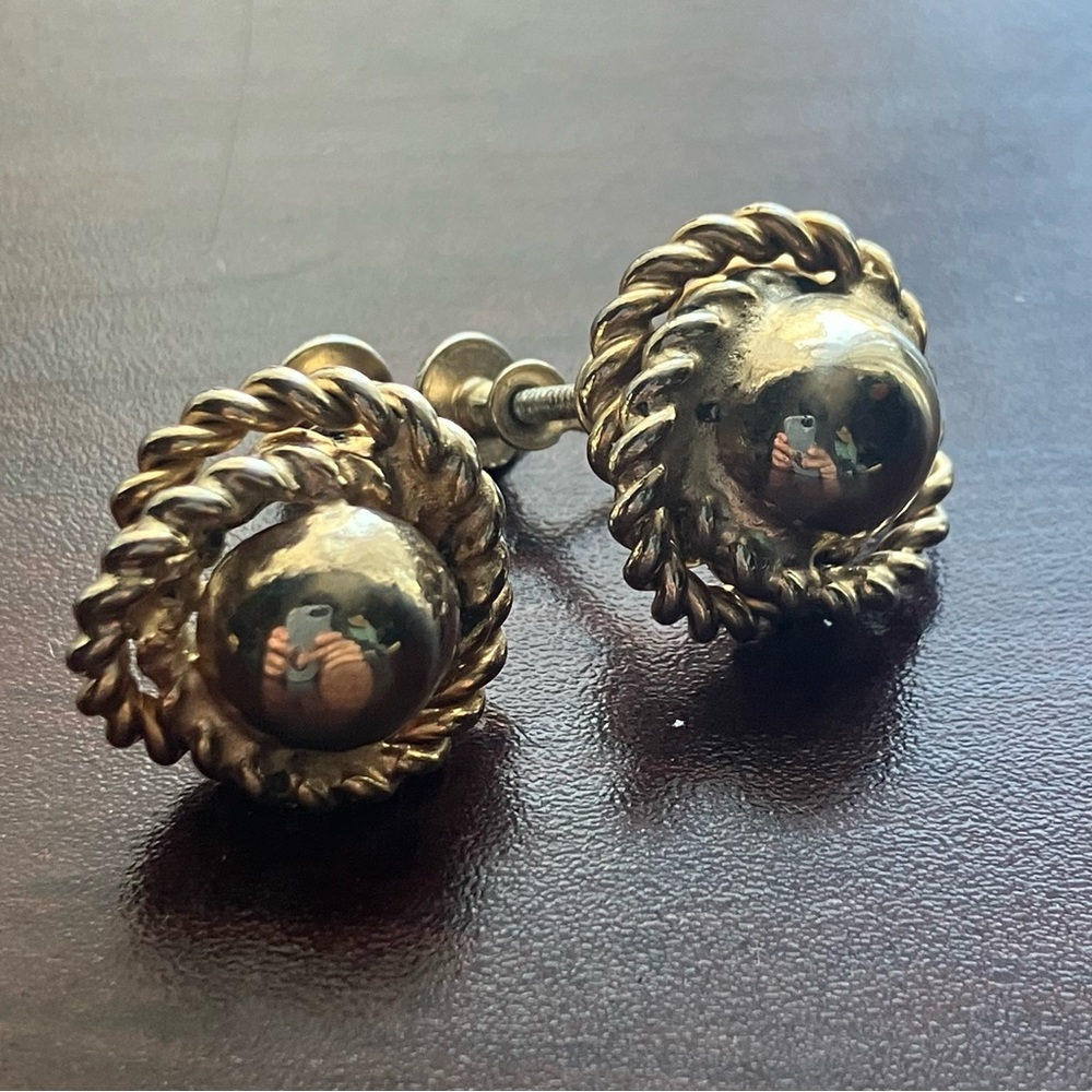 ✨Vintage Screw-on Earrings✨
